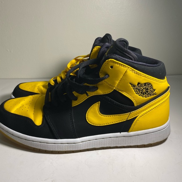 jordan bumblebee 1s
